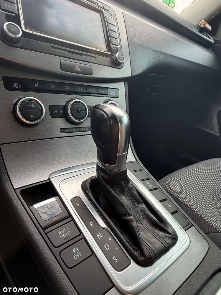 Volkswagen Passat 2.0 TDI Comfortline R-Style DSG - 13