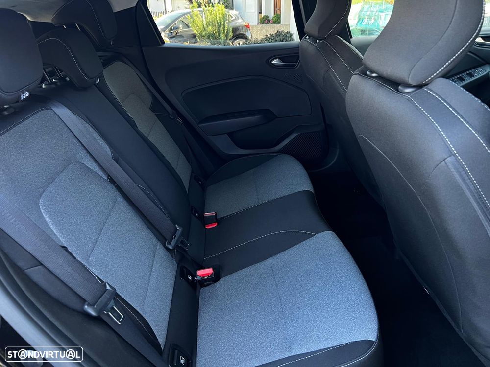 Renault Clio 1.0 TCe Exclusive - 17