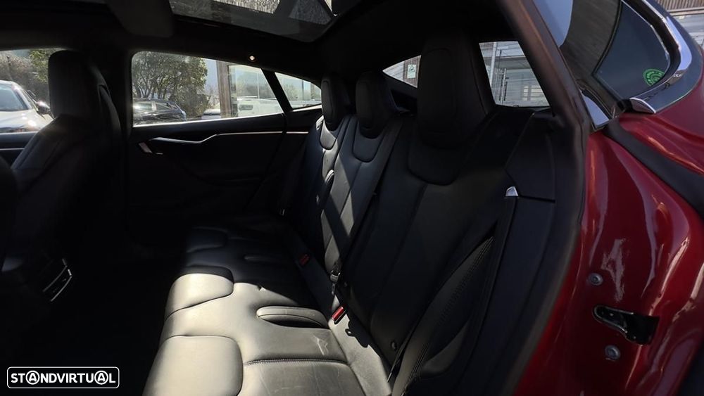 Tesla Model S 85D - 44