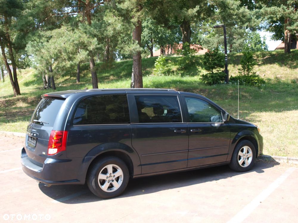 Dodge Caravan - 24