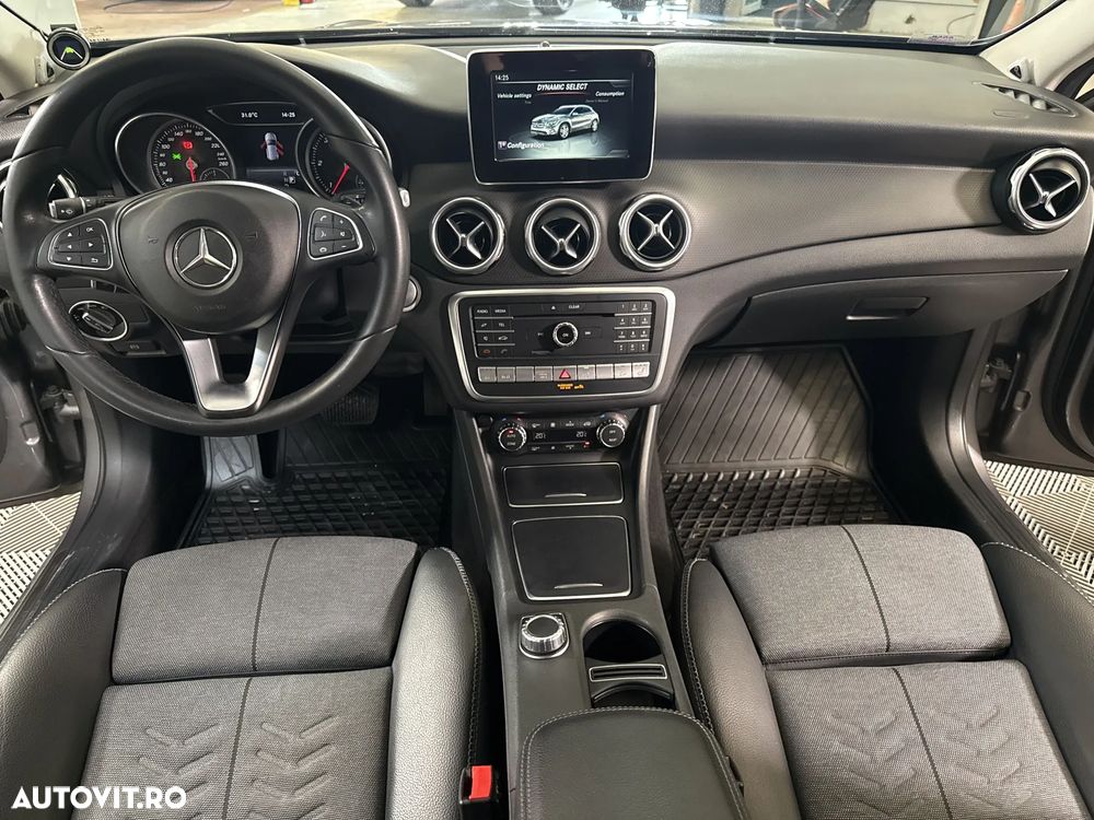 Mercedes-Benz GLA 200 d Aut. - 10