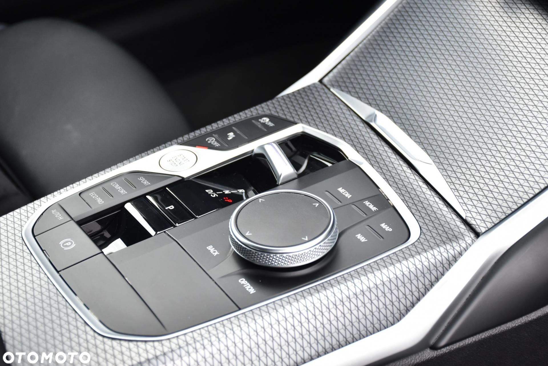 BMW Seria 3 - 16