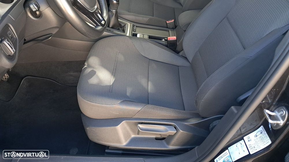 VW Golf 1.6 TDi BlueMotion Confortline - 17