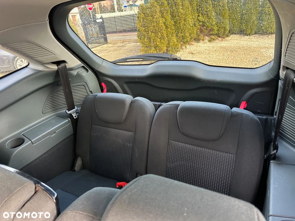 Ford Grand C-MAX 1.6 TDCi Start-Stop-System Champions Edition - 10