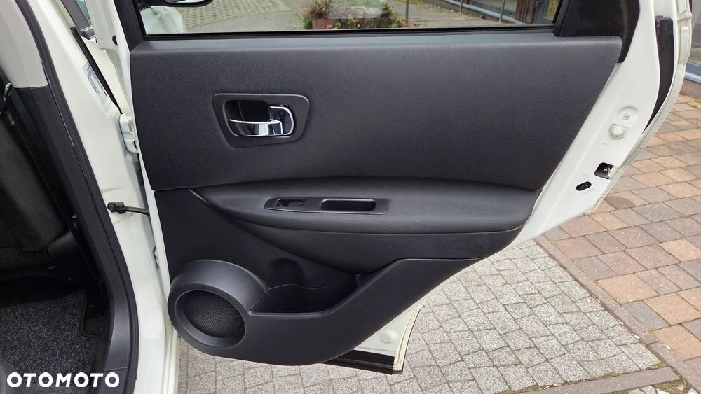 Nissan Qashqai 2.0 dCi 4 x 4 DPF tekna - 34