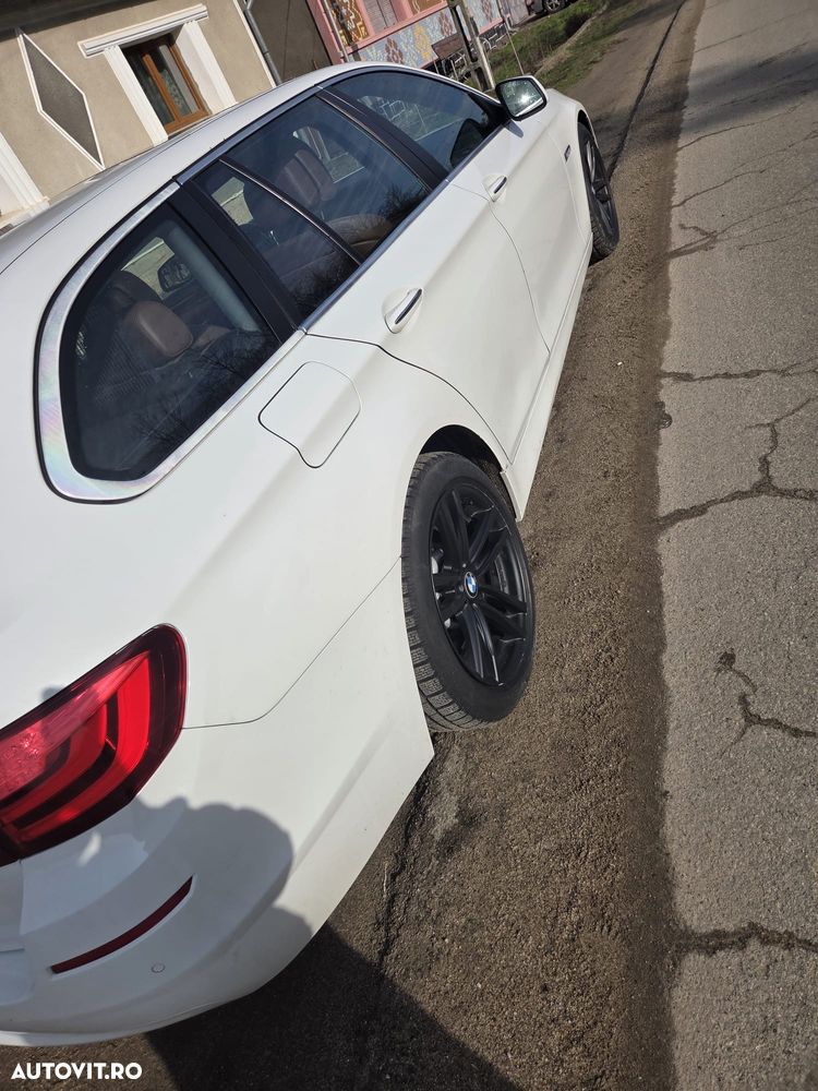 BMW Seria 5 525d xDrive - 4