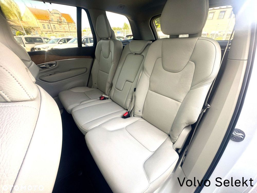 Volvo XC 90 - 31