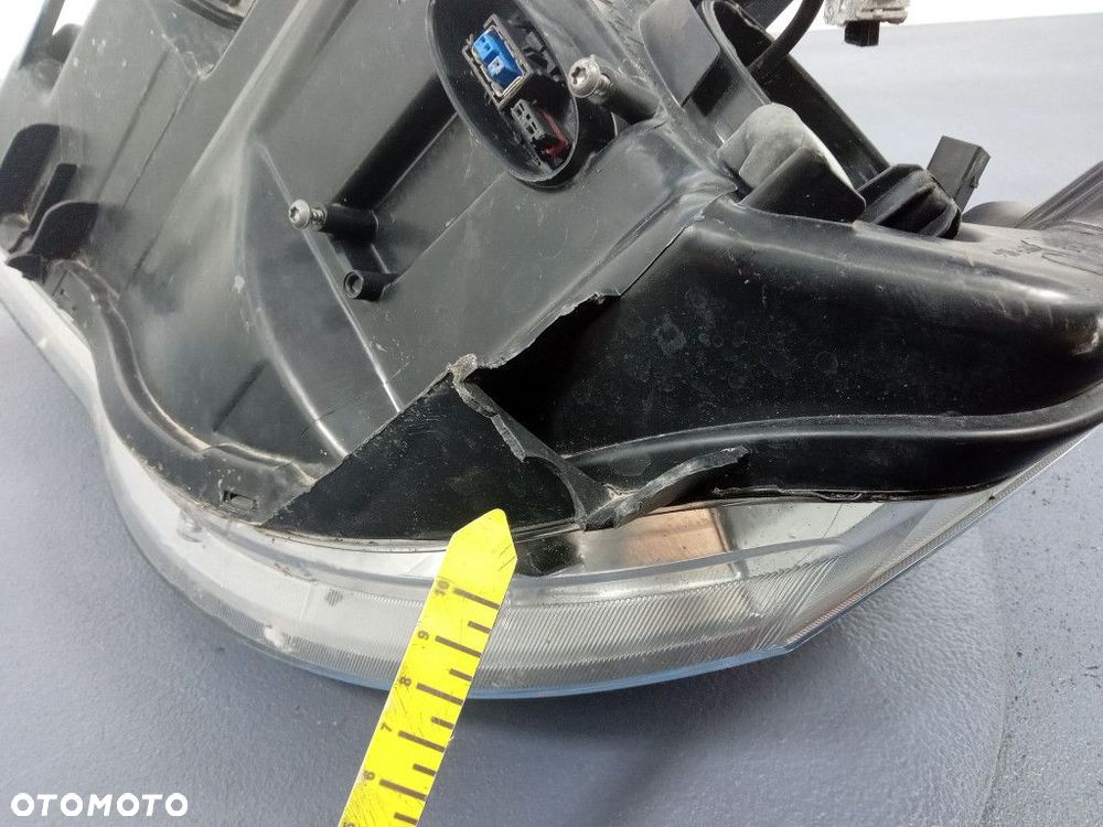 VOYAGER V 07- REFLEKTOR PRAWY XENON 05113334AE - 8