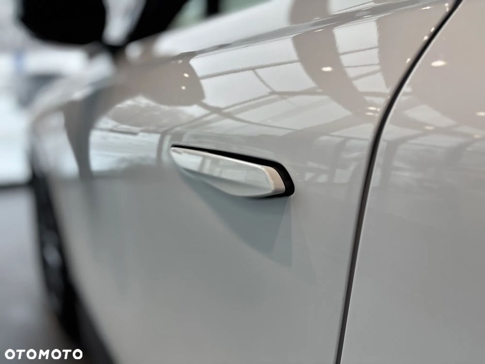 DS Automobiles N°8 - 29