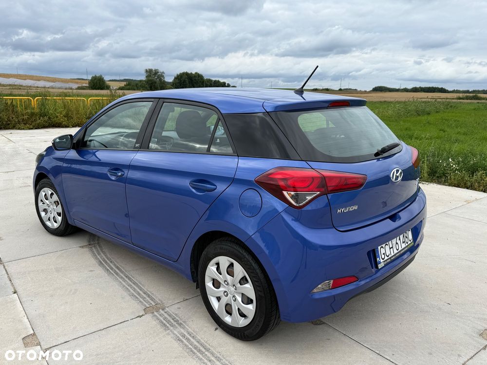 Hyundai i20 1.2 GO - 17