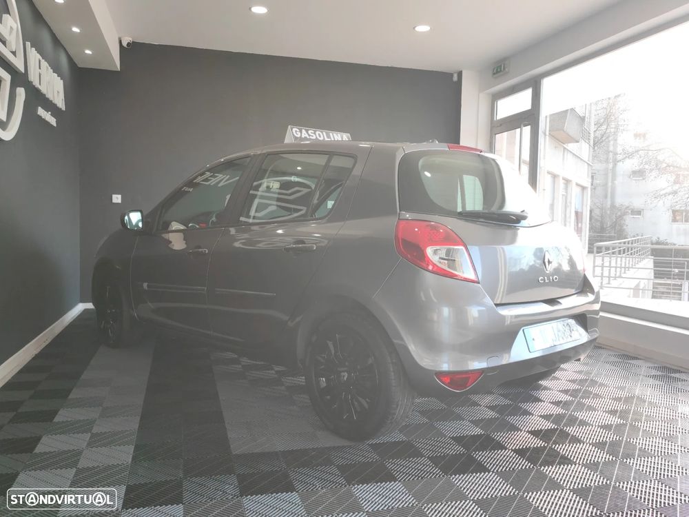 Renault Clio 1.2 16V Dynamique S - 12