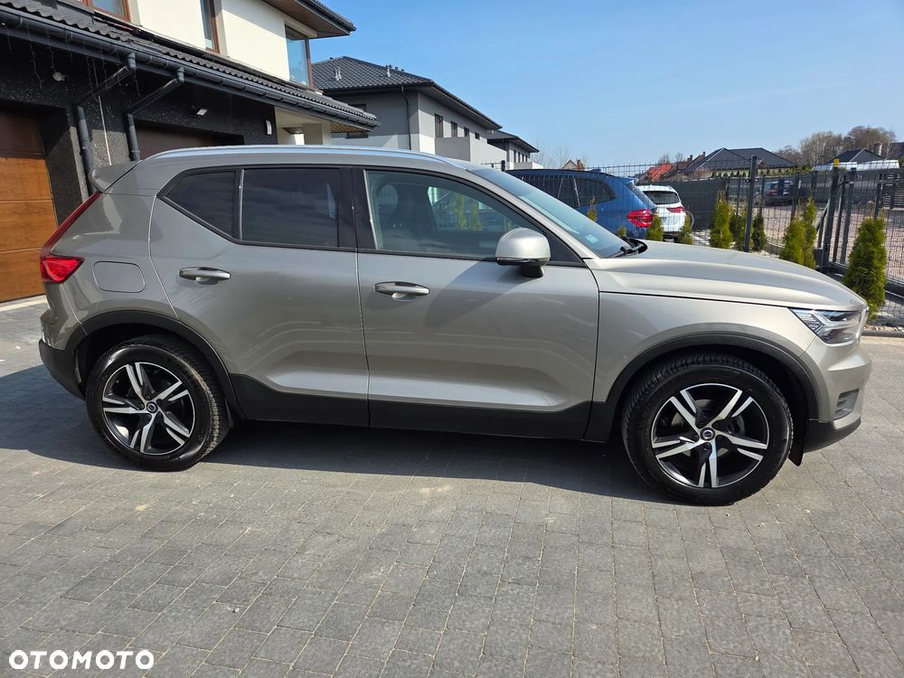 Volvo XC 40 T3 Momentum Pro - 4