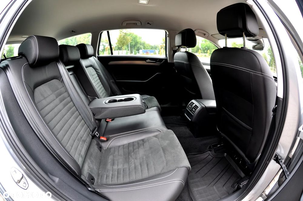 Volkswagen Passat 2.0 TDI EVO Elegance DSG - 17
