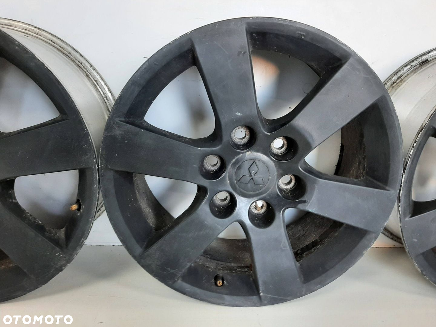 MITSUBISHI PAJERO FELGI ALUMINIOWE J18x7,5 6x139,7 ET46 OTW CENT 67,1MM - 6