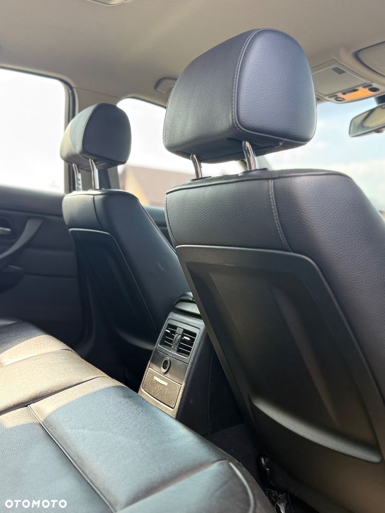 BMW Seria 3 318d - 10