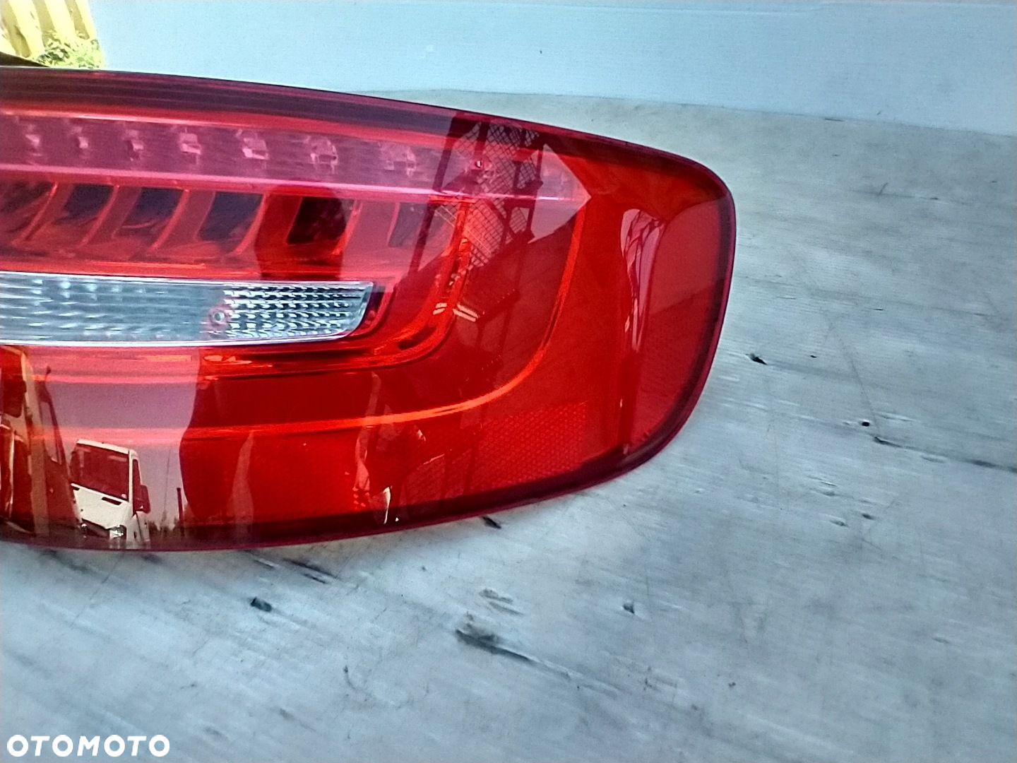 AUDI A4 B8 LIFT KOMBI LAMPA LED PRAWY TYŁ PRAWA TYLNA W BŁOTNIK 8K9945096D - 2