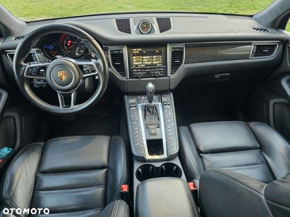 Porsche Macan Turbo PDK - 26