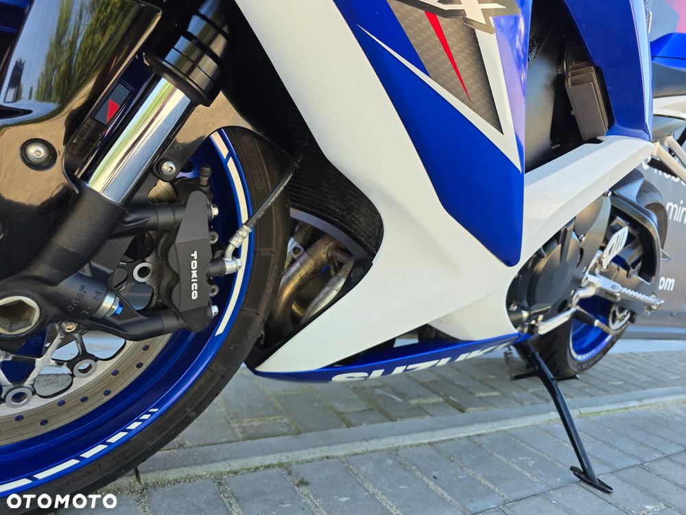Suzuki GSX-R - 30