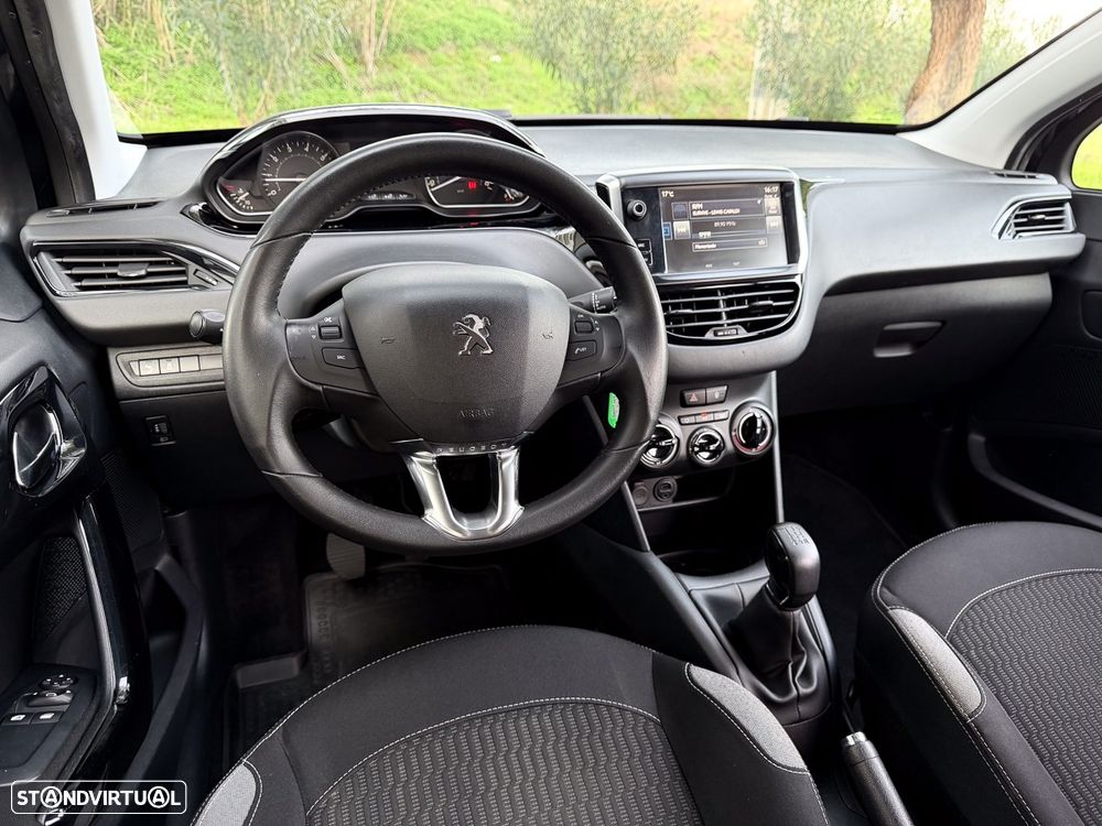 Peugeot 208 1.2 PureTech Style - 4