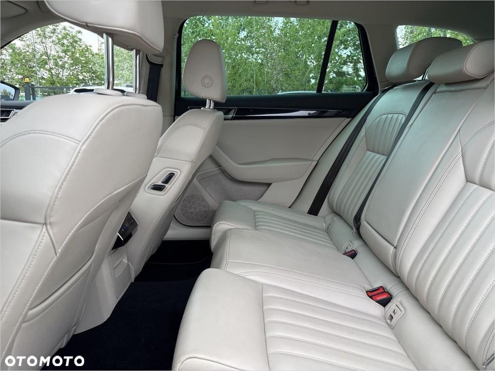 Skoda Superb 2.0 TSI L&K DSG - 11