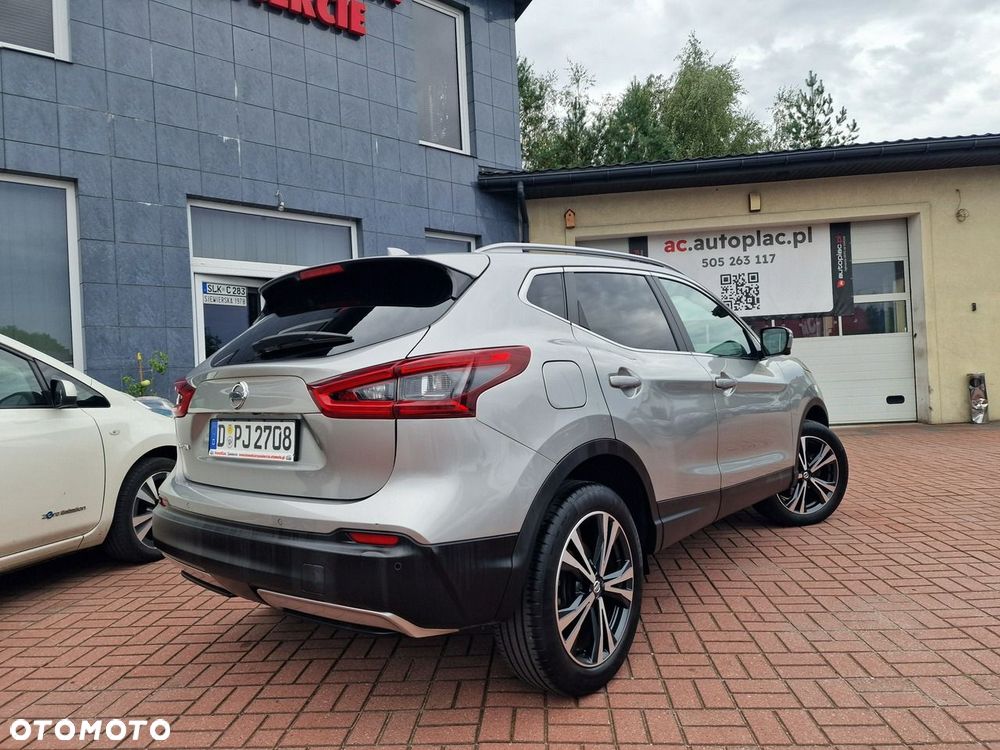 Nissan Qashqai 1.2 DIG-T N-Connecta EU6 - 17