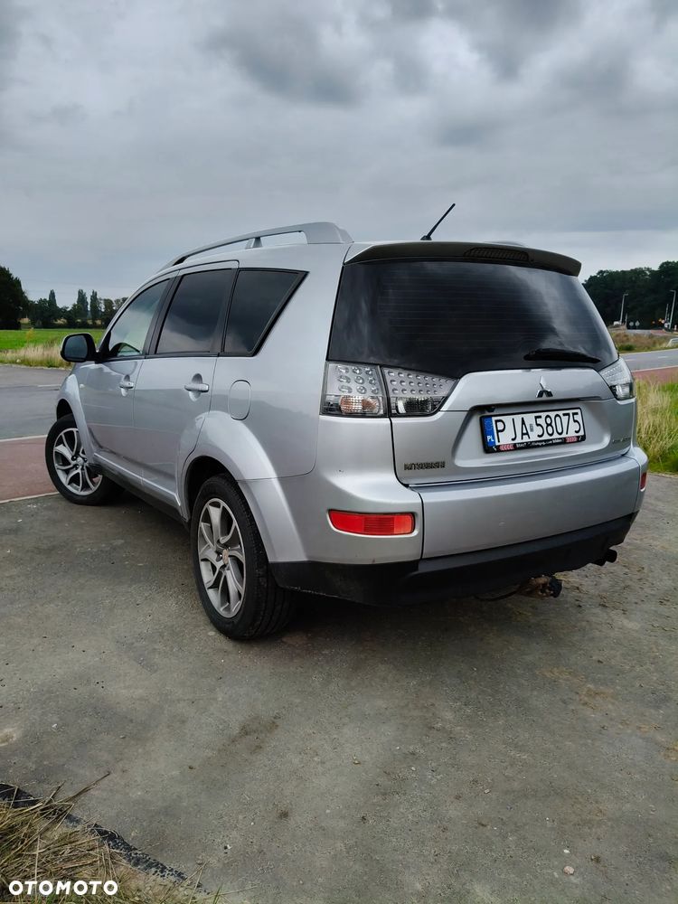 Mitsubishi Outlander - 7