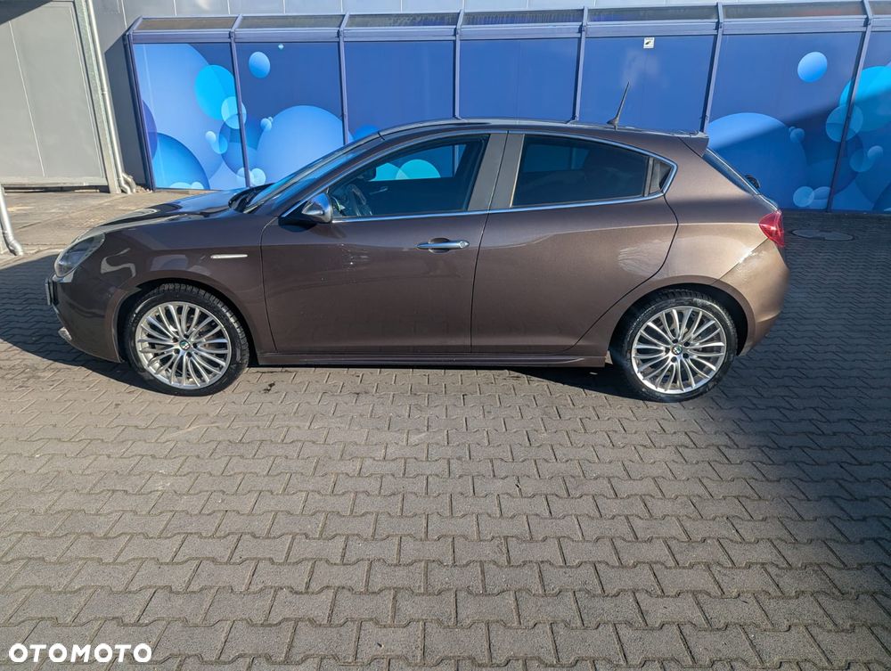 Alfa Romeo Giulietta 2.0 JTDM Distinctive - 4