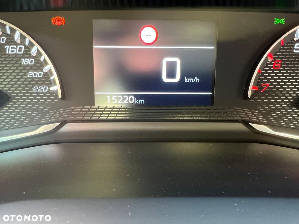 Peugeot 208 - 22