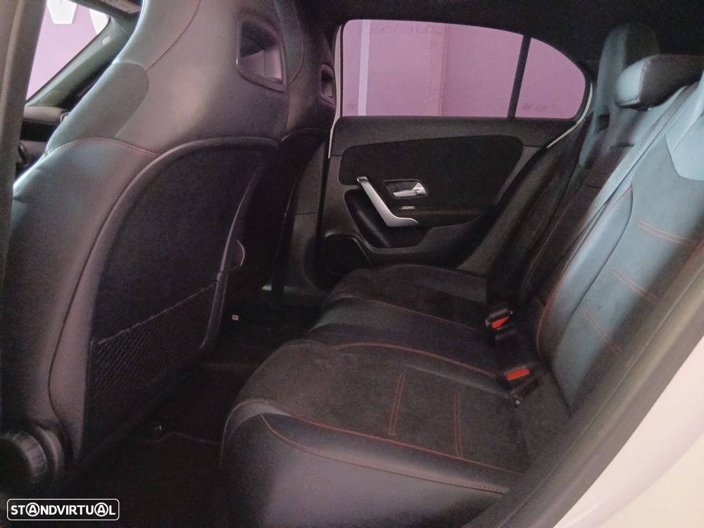 Mercedes-Benz A 250 e AMG Line - 12