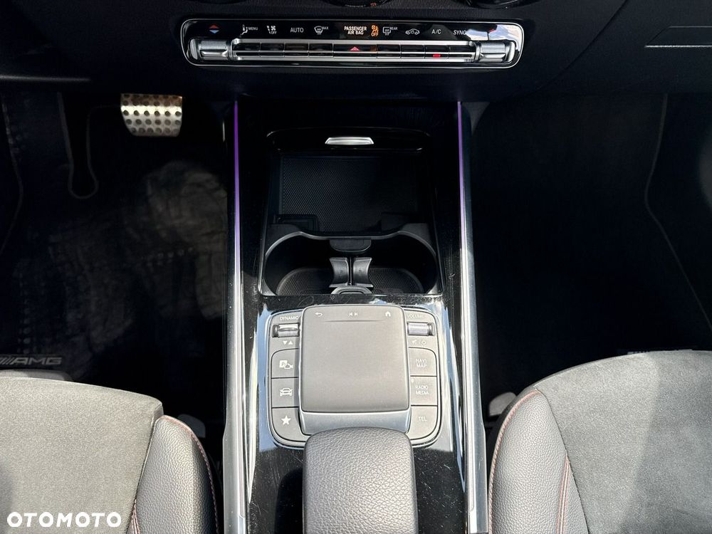 Mercedes-Benz GLB 200 7G-DCT - 25