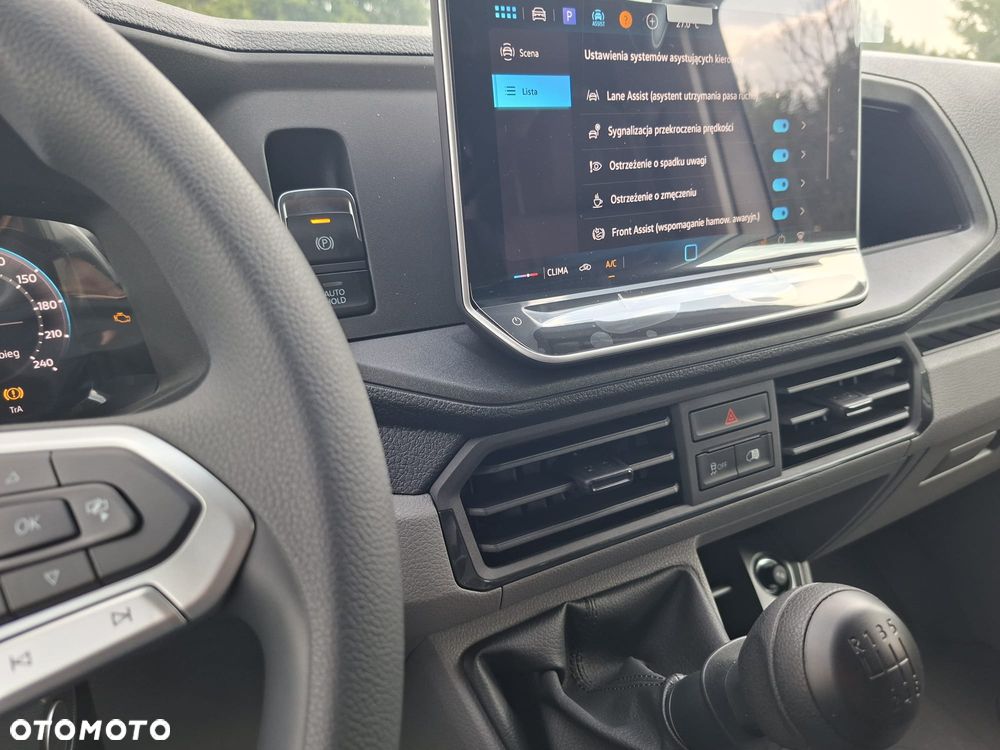 Volkswagen Crafter 35 Furgon z wysokim dachem silnik: 2,0 l EU6 177 KM / skrzynia biegów: manualna 6-biegowa rozstaw osi: 4490 mm - 18