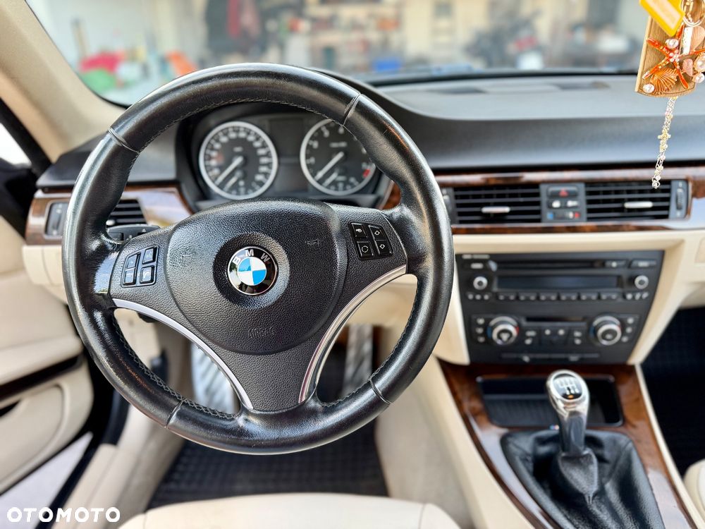 BMW Seria 3 320i - 18