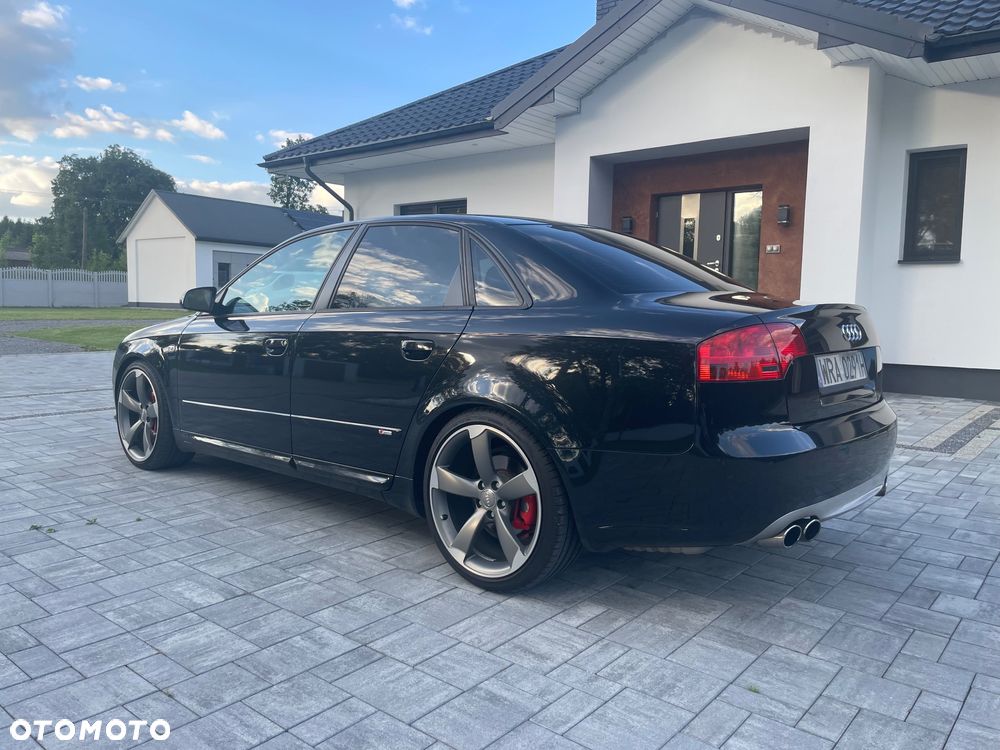 Audi A4 Limousine - 4