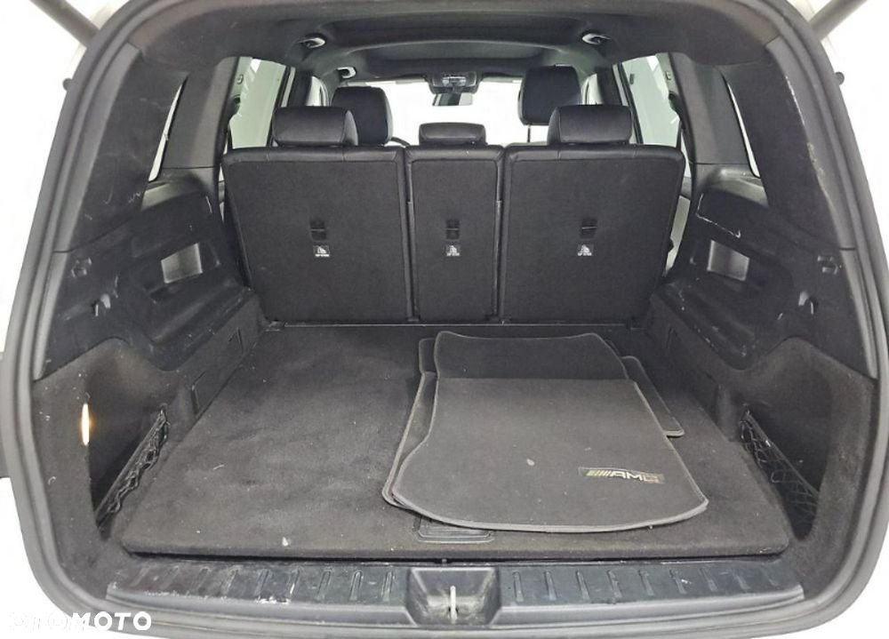 Mercedes-Benz GLB 250 4Matic 8G-DCT AMG Line - 13