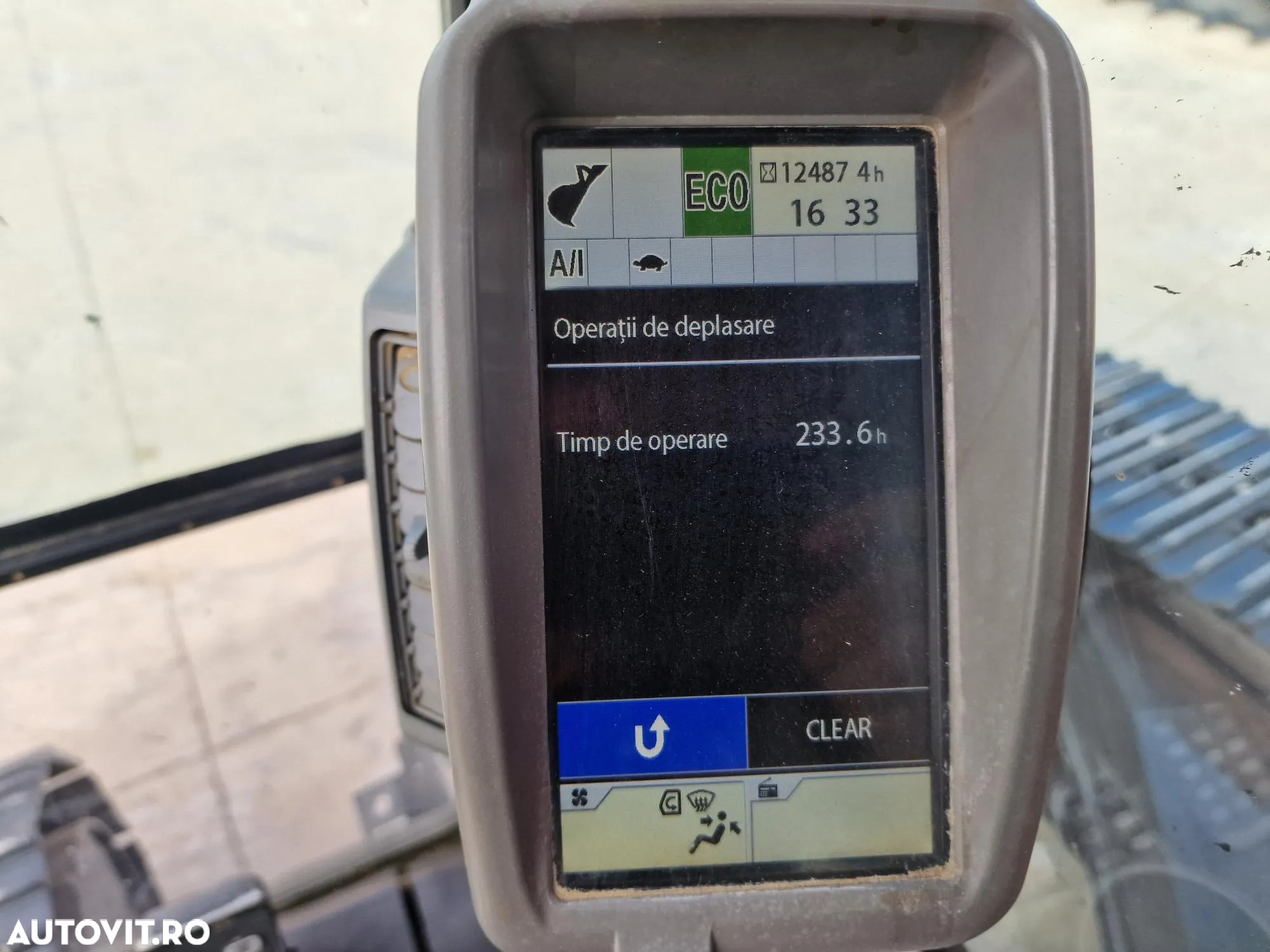 Hitachi ZX210, 23t, cupa 1,3mc NOUA, 12.487h-46900 Eur+Tva, camera spate, instalatia picon, 3 pompe hidraulice HITACHI, protectie acoperis cabina, AC, produs in JAPONIA, posibilitate leasing 46.900 EUR+Tva - 29