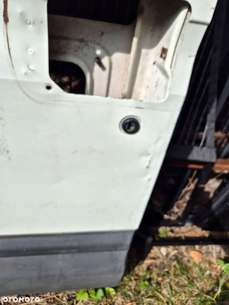 DRZWI PRAWE IVECO DAILY IV 06-13r. - 2