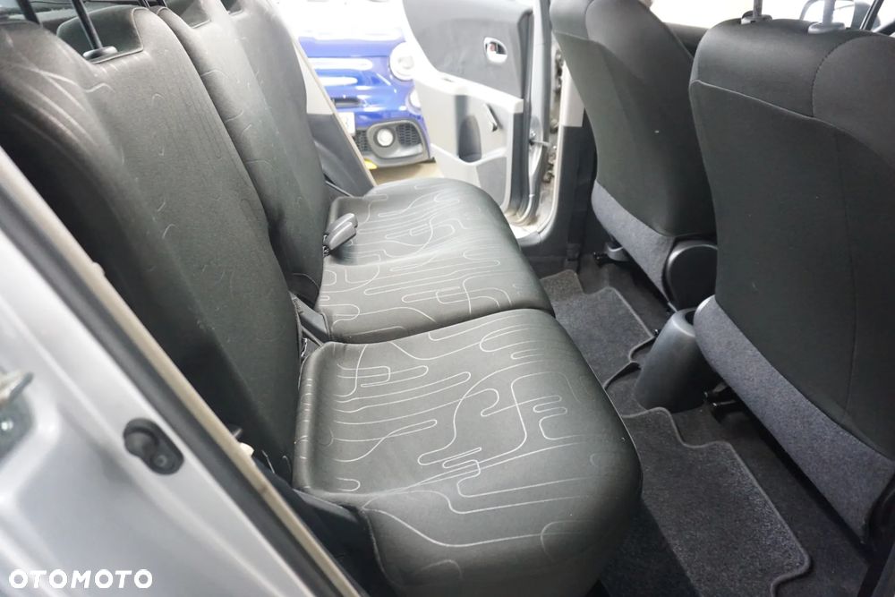 Toyota Yaris 1.33 VVT-i Comfort - 27