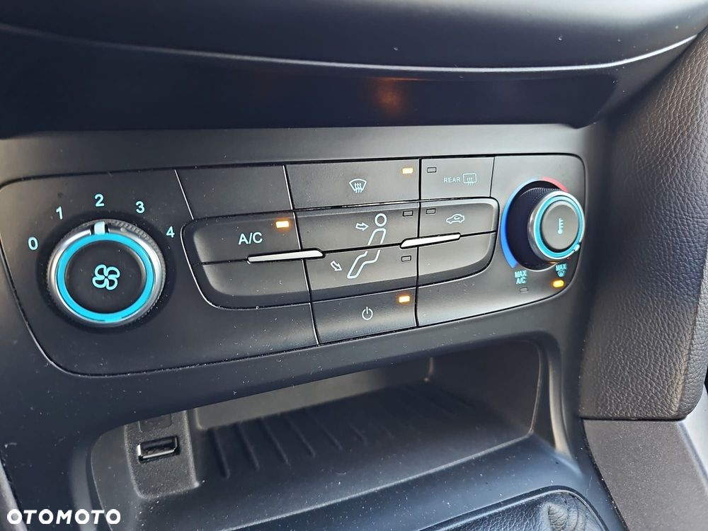 Ford Focus 1.6 Trend - 19