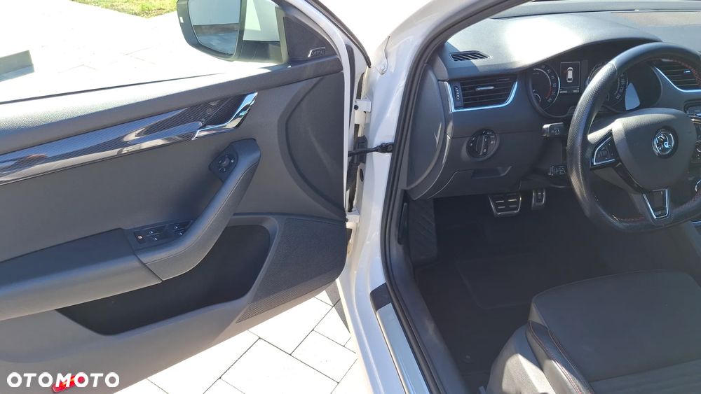 Skoda Octavia 2.0 TDI DSG RS - 13