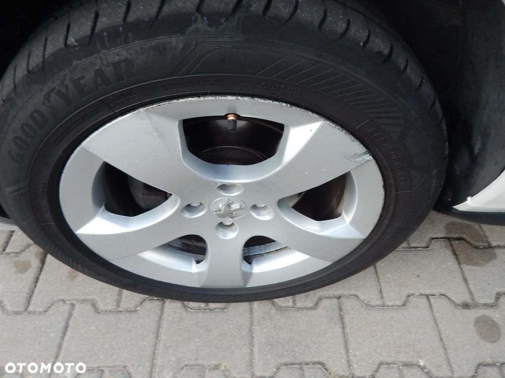 Peugeot 3008 HDi 115 Allure - 23