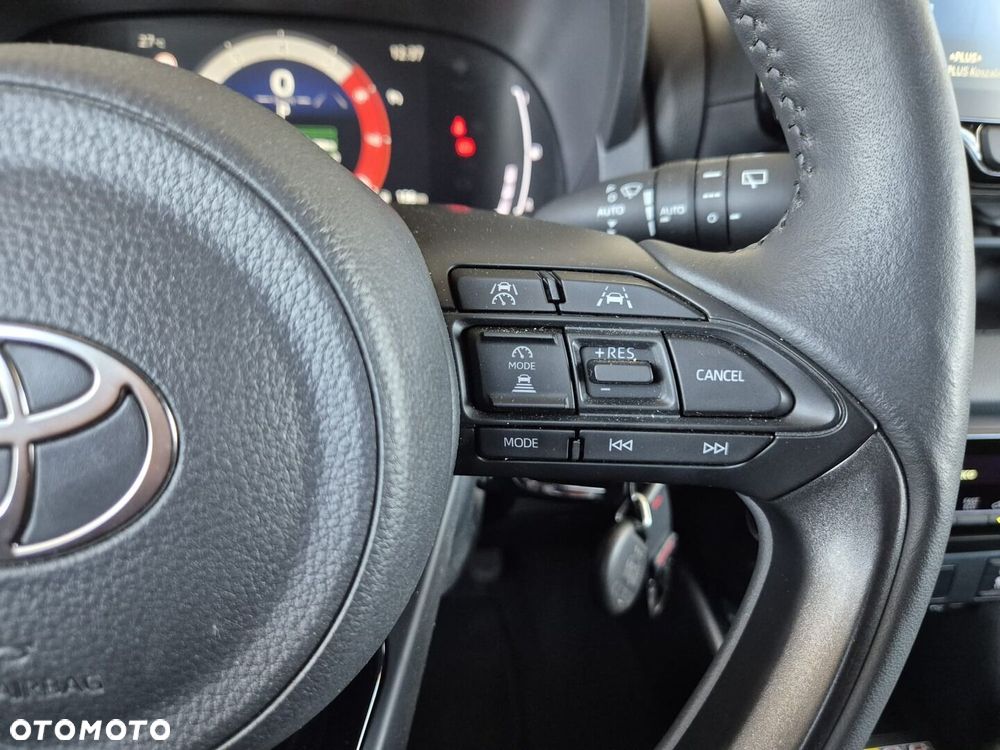 Toyota Yaris Hybrid 1.5 Style - 19