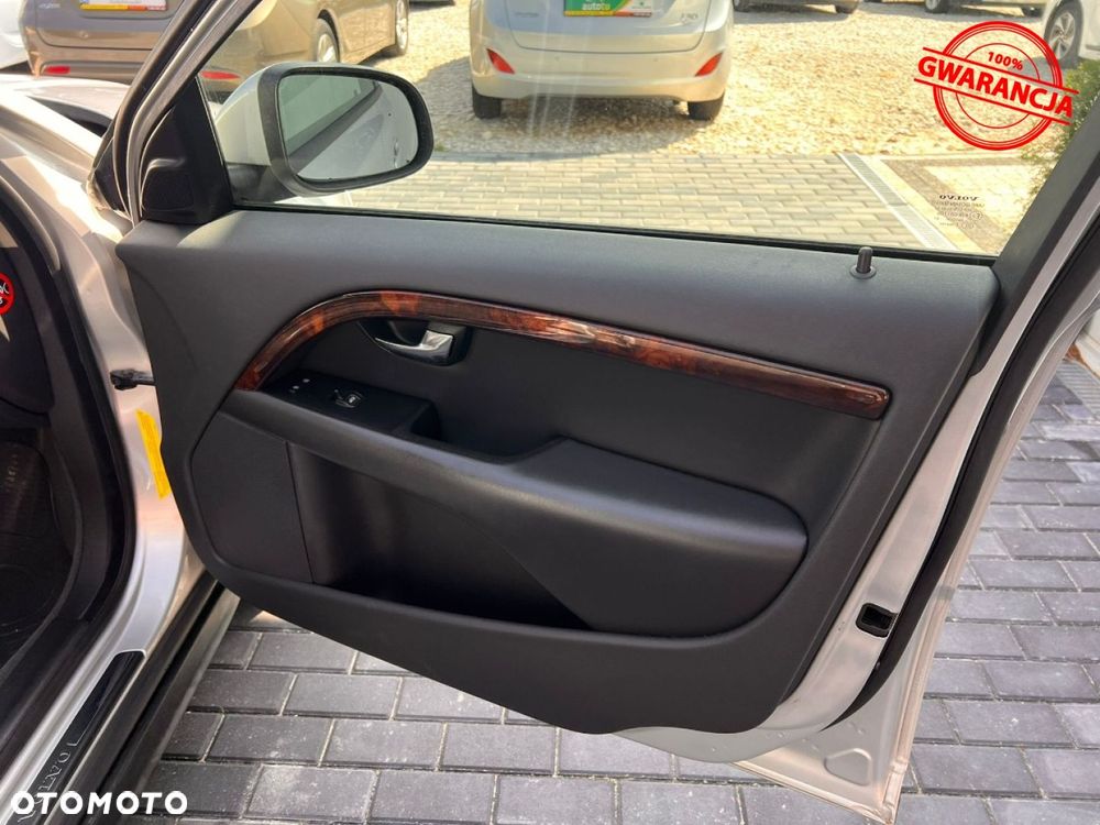 Volvo V70 2.4D Momentum - 31