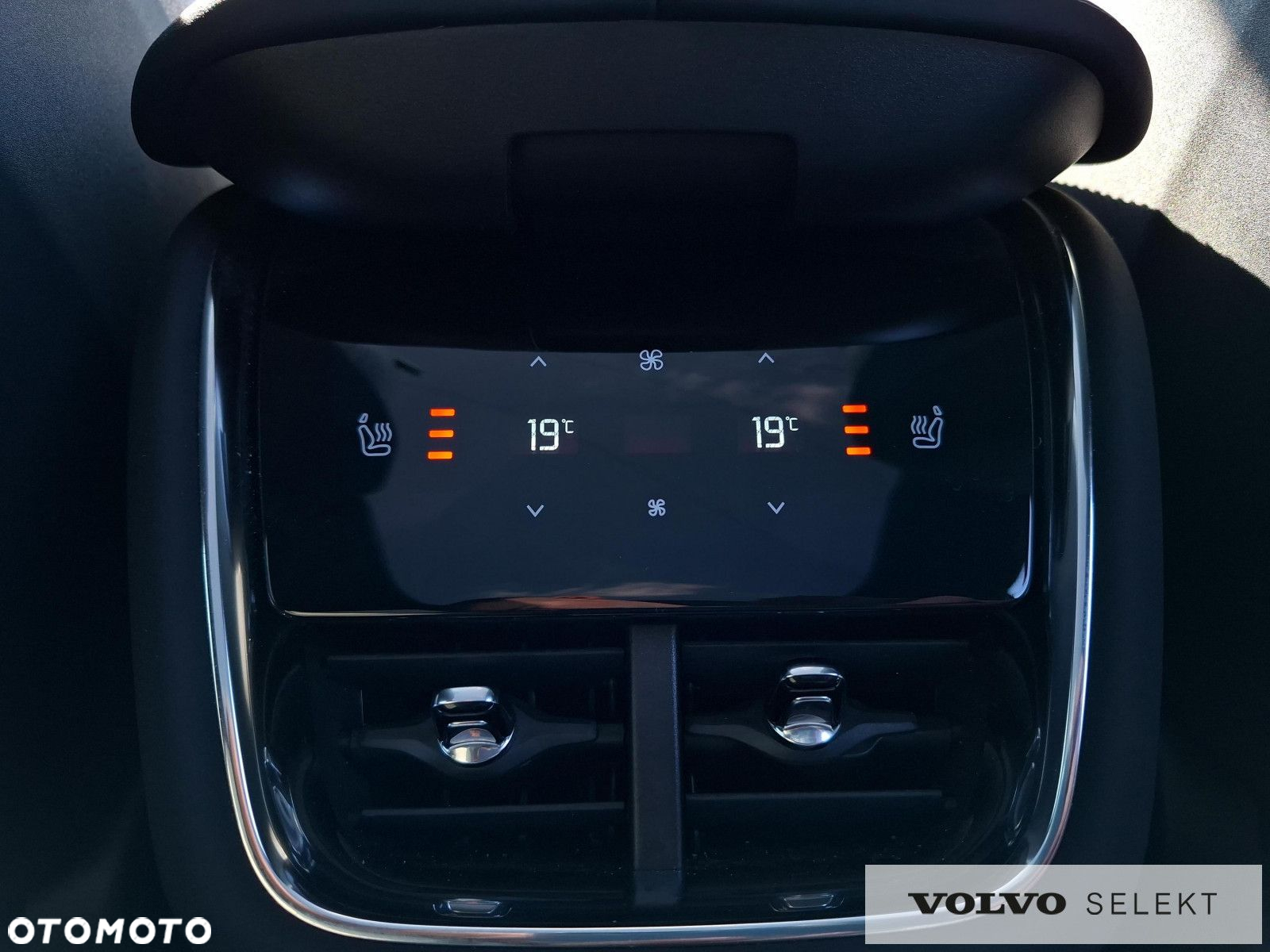 Volvo EX90 - 21