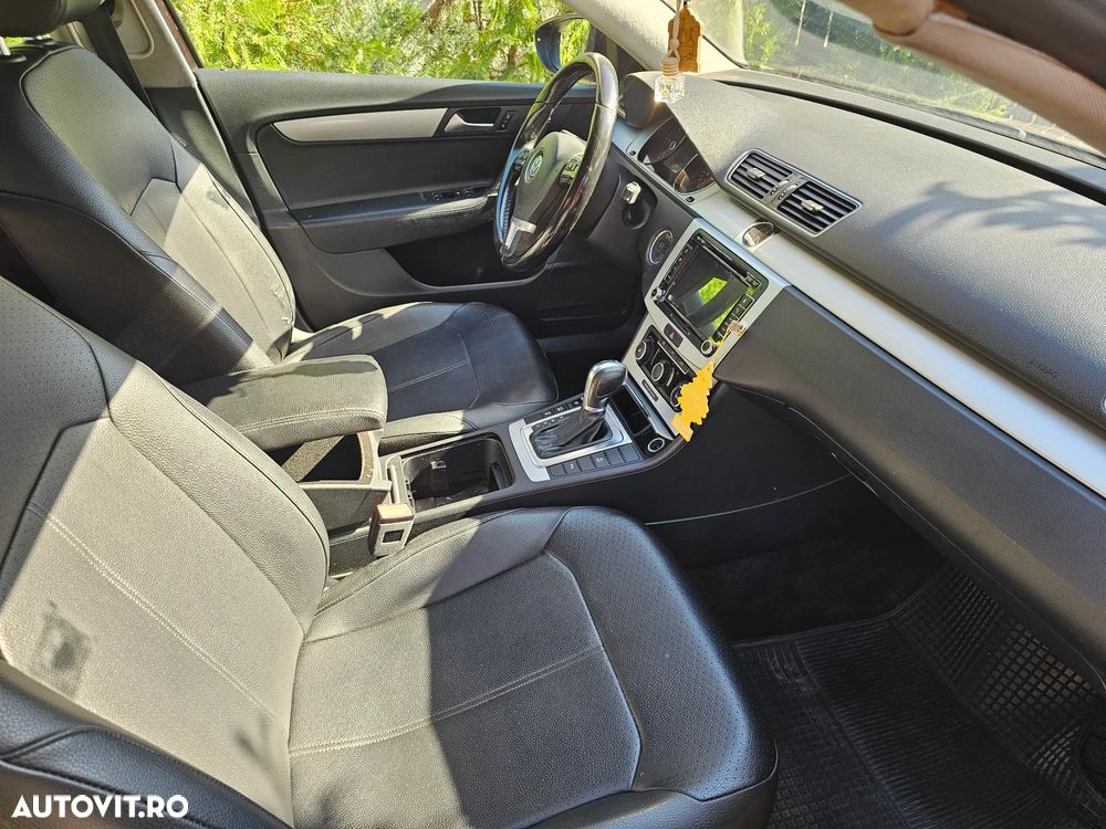 Volkswagen Passat - 12