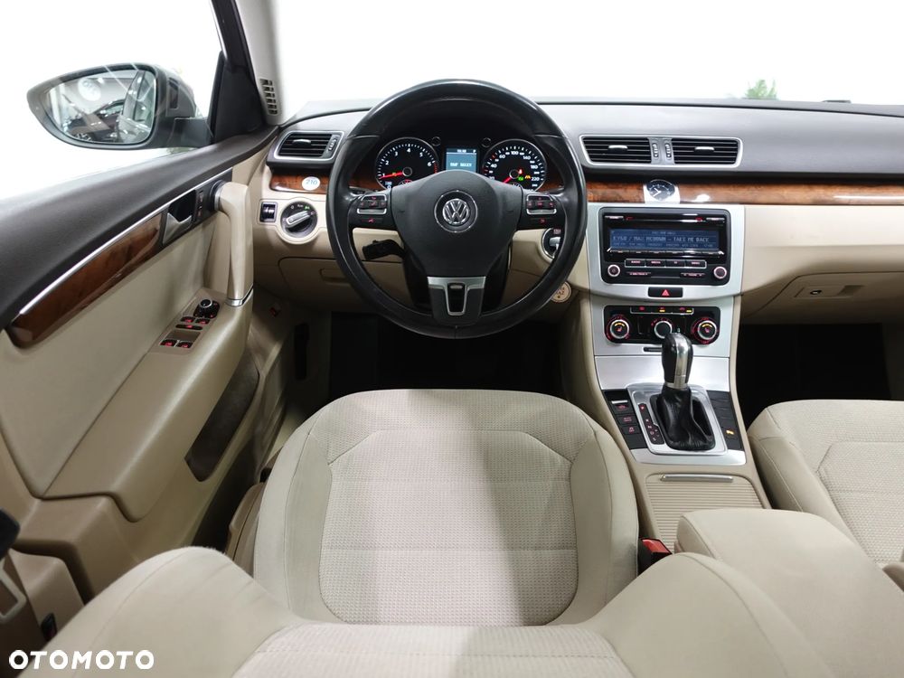Volkswagen Passat - 29