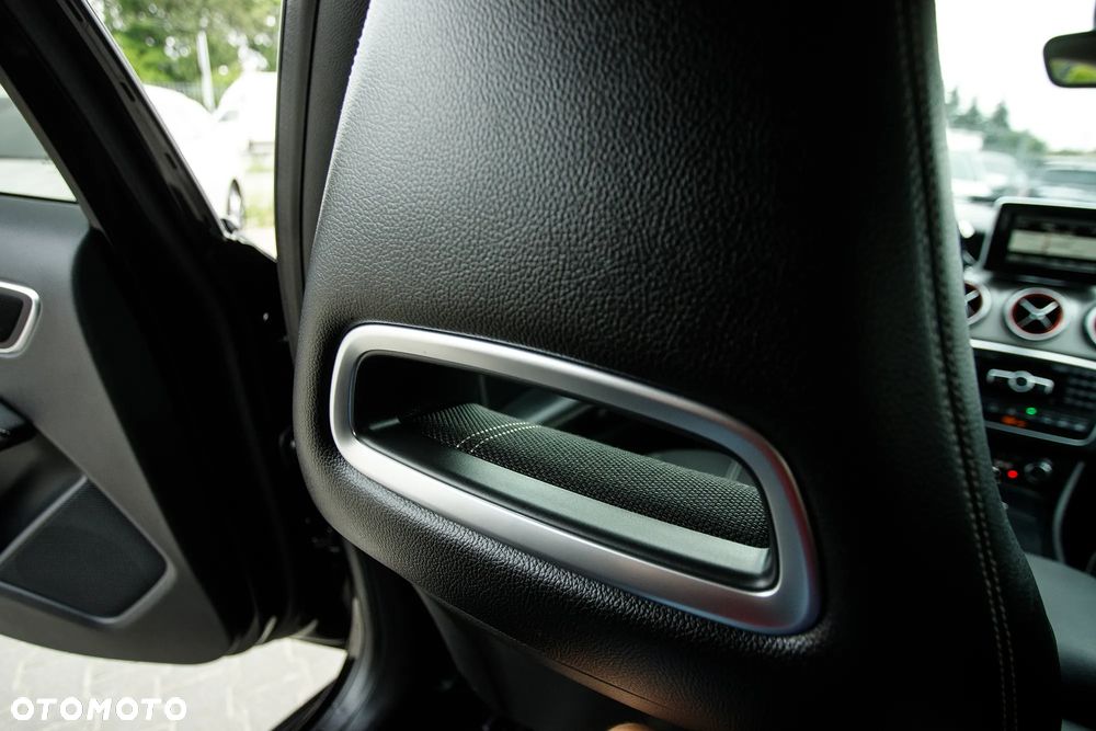 Mercedes-Benz GLA 220 CDI 4Matic 7G-DCT - 28