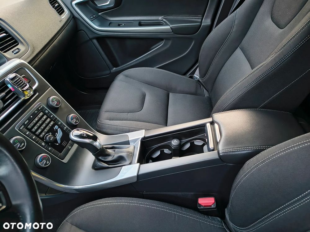 Volvo V60 D3 Geartronic Kinetic - 17