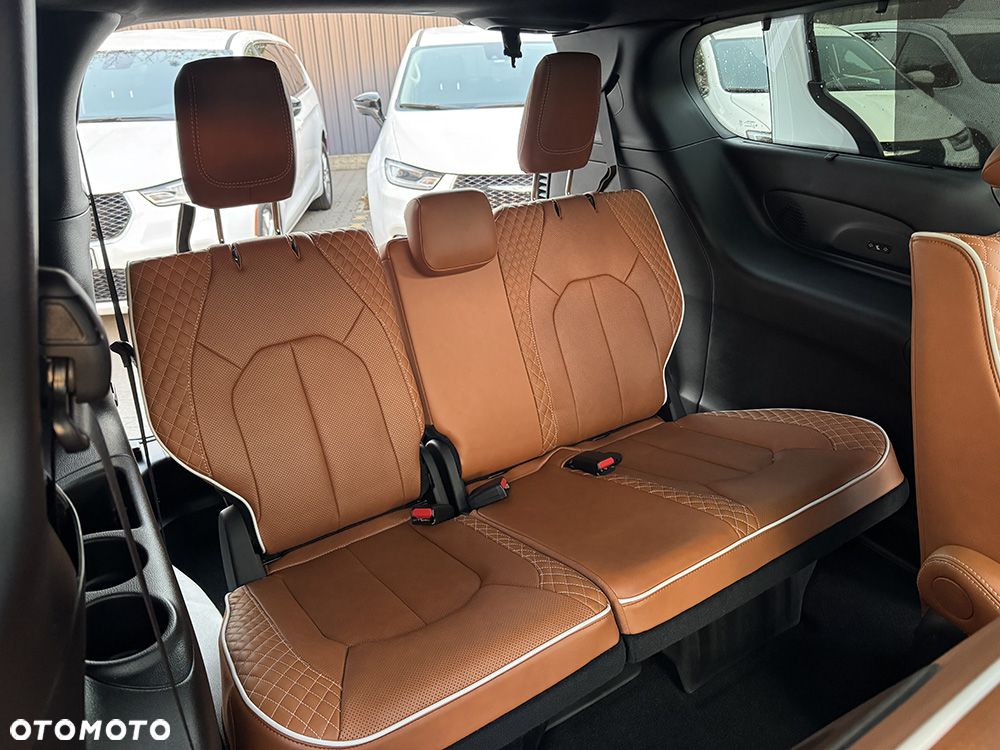 Chrysler Pacifica - 10