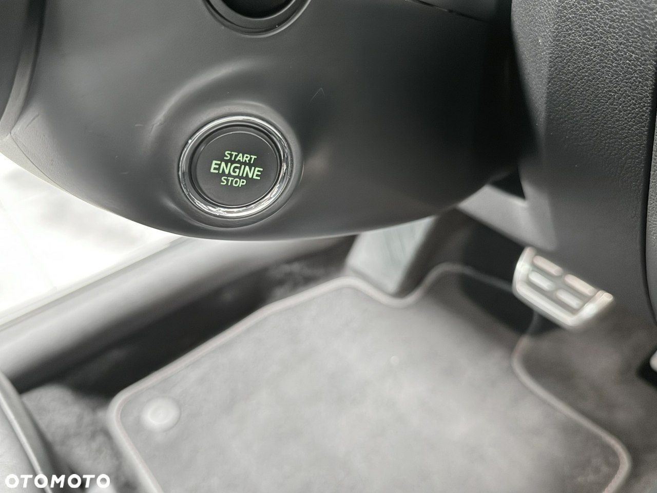 Skoda Octavia Combi 2.0 TDI DSG RS - 29