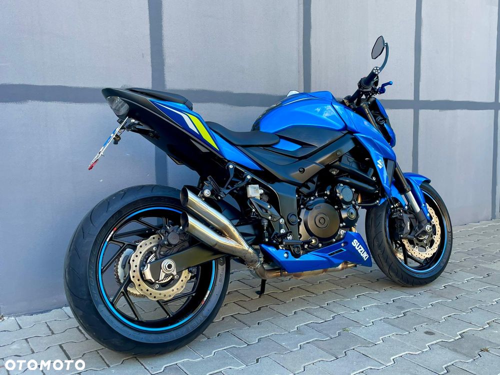 Suzuki GSX - 3